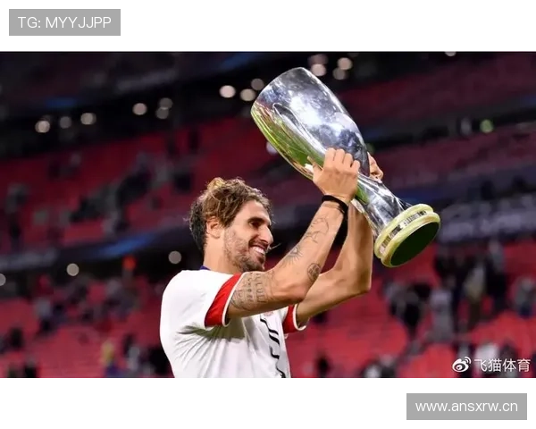 西甲闪电队成功保级，赛季末表现稳健